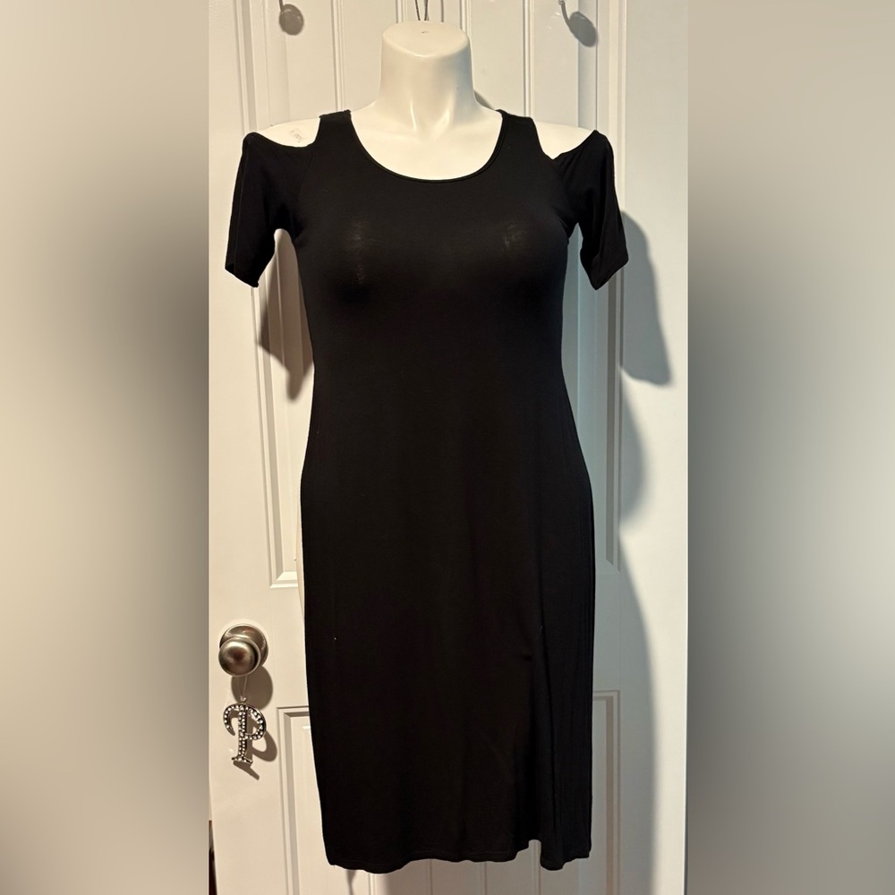 Ultra Flirt Black Cold Shoulder Tunic